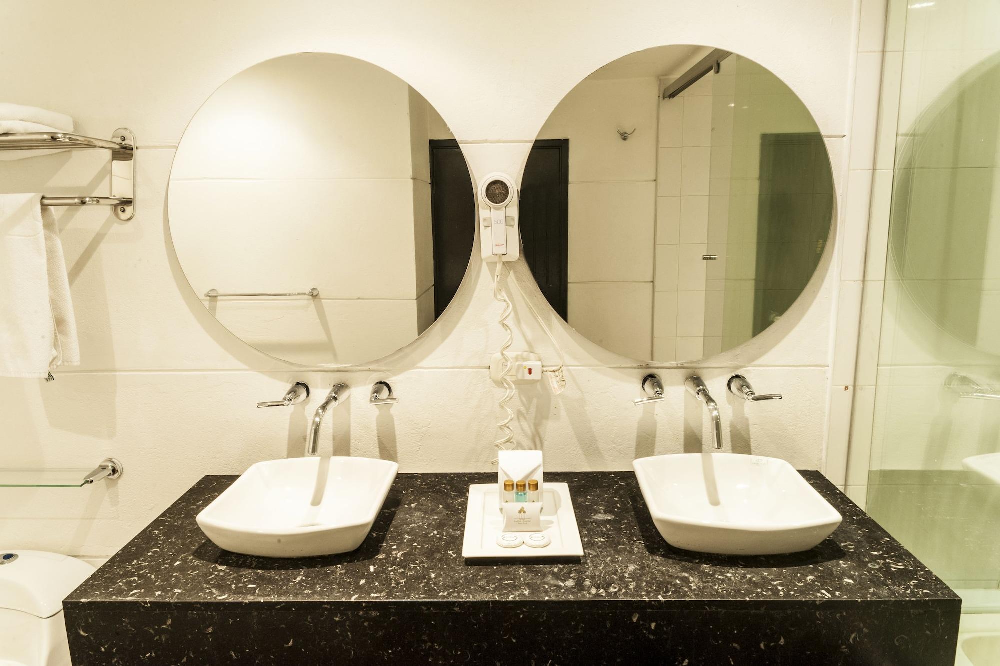 Hotel Bogota Virrey Екстериор снимка