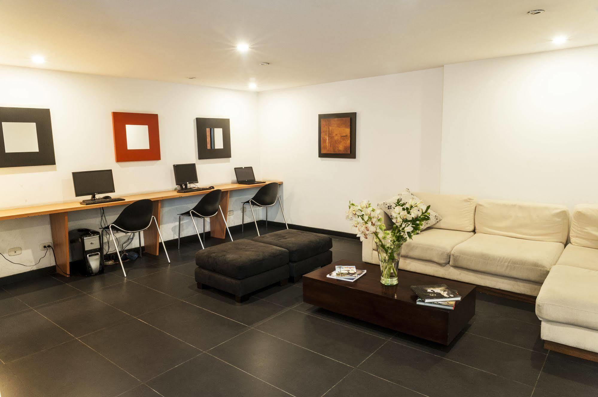 Hotel Bogota Virrey Екстериор снимка