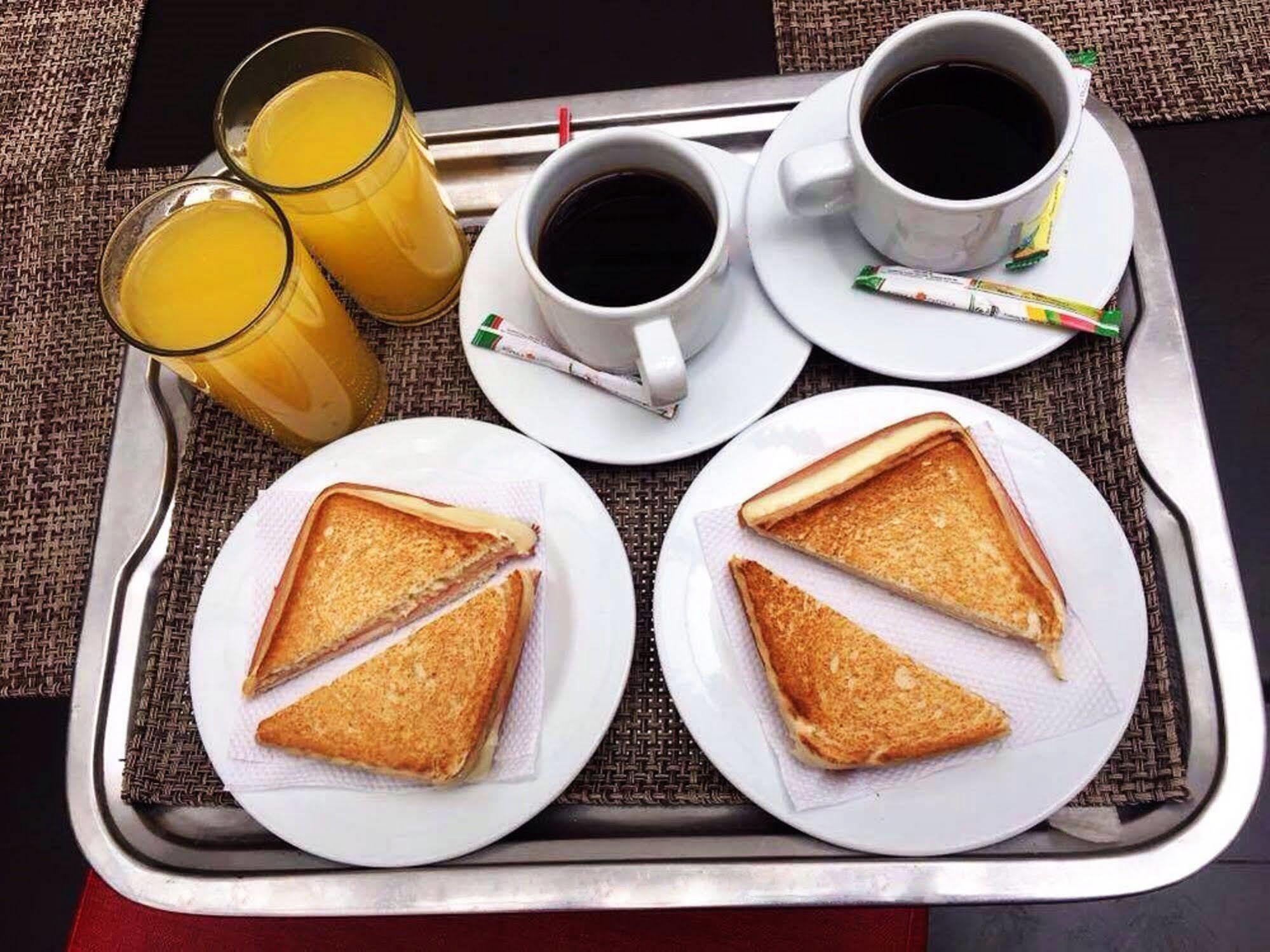 Hotel Bogota Virrey Екстериор снимка
