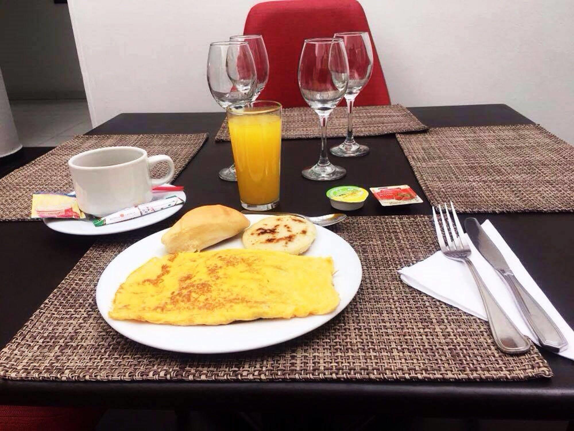 Hotel Bogota Virrey Екстериор снимка