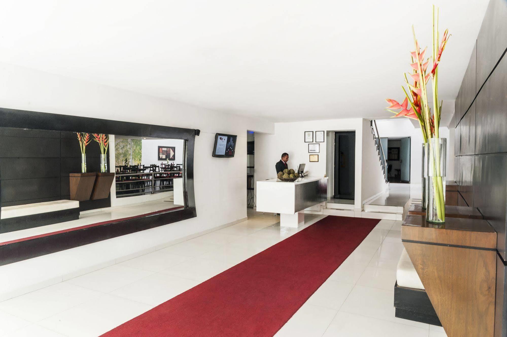 Hotel Bogota Virrey Екстериор снимка