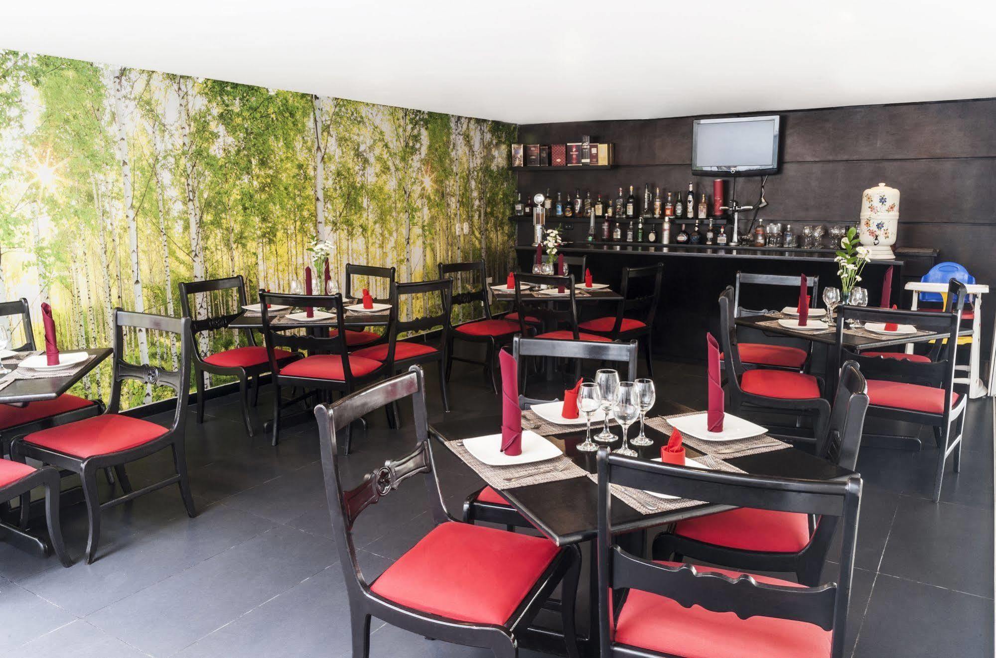 Hotel Bogota Virrey Екстериор снимка